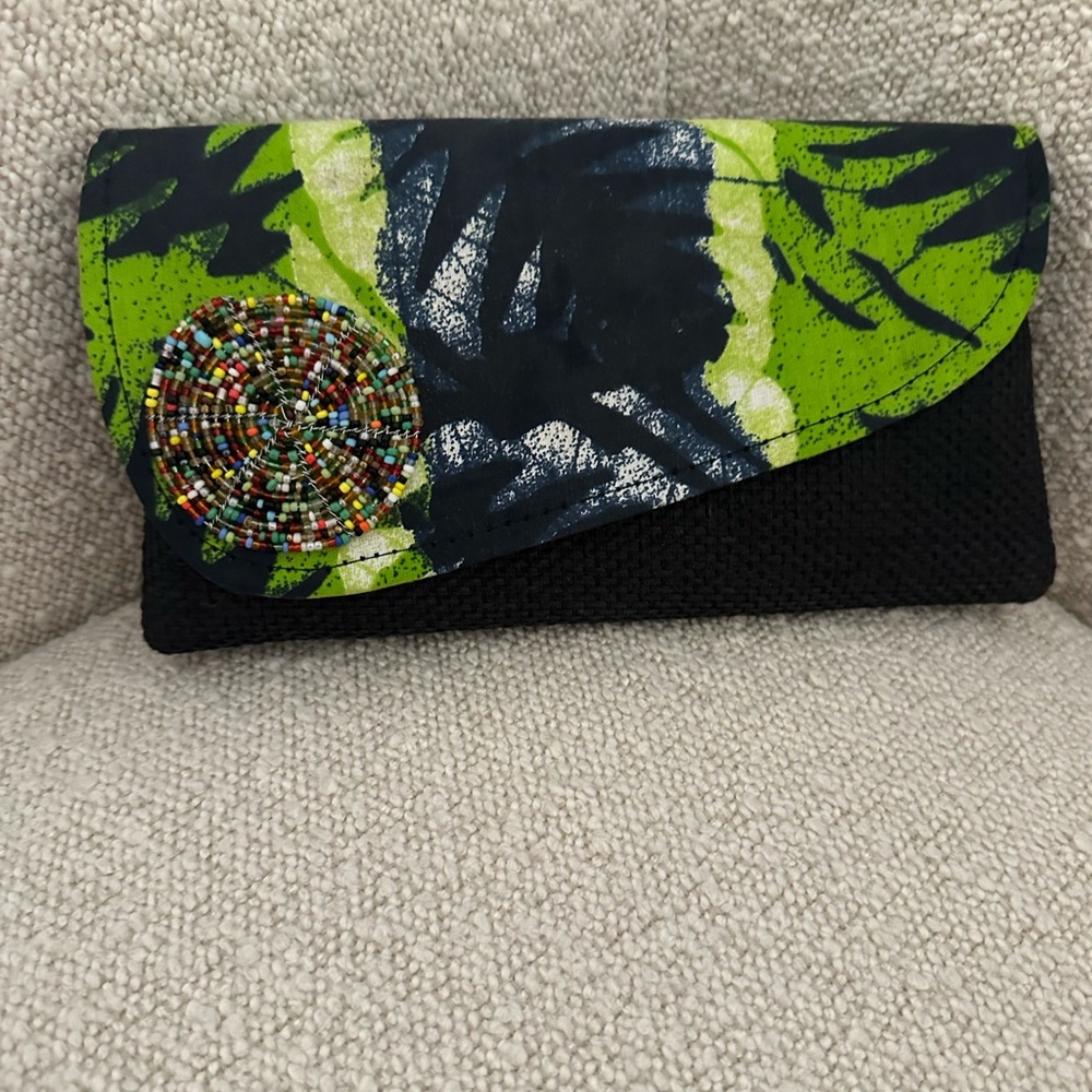 Clutch black